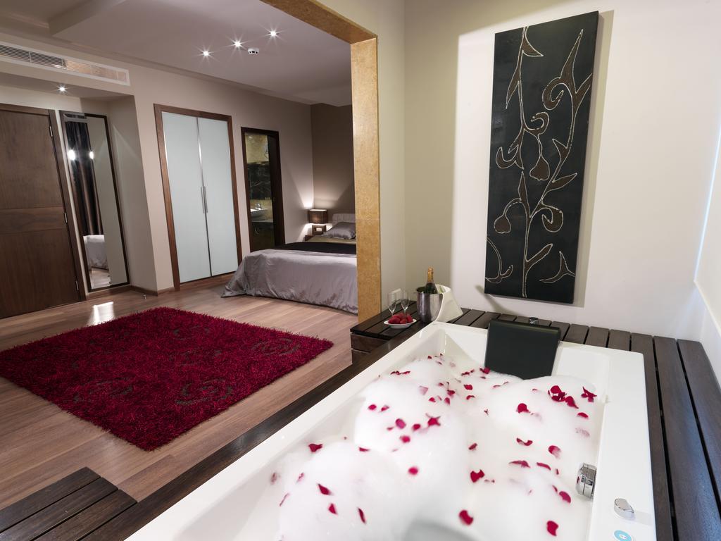 City Suite Hotel Beirut Esterno foto
