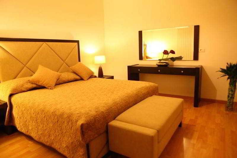 City Suite Hotel Beirut Esterno foto