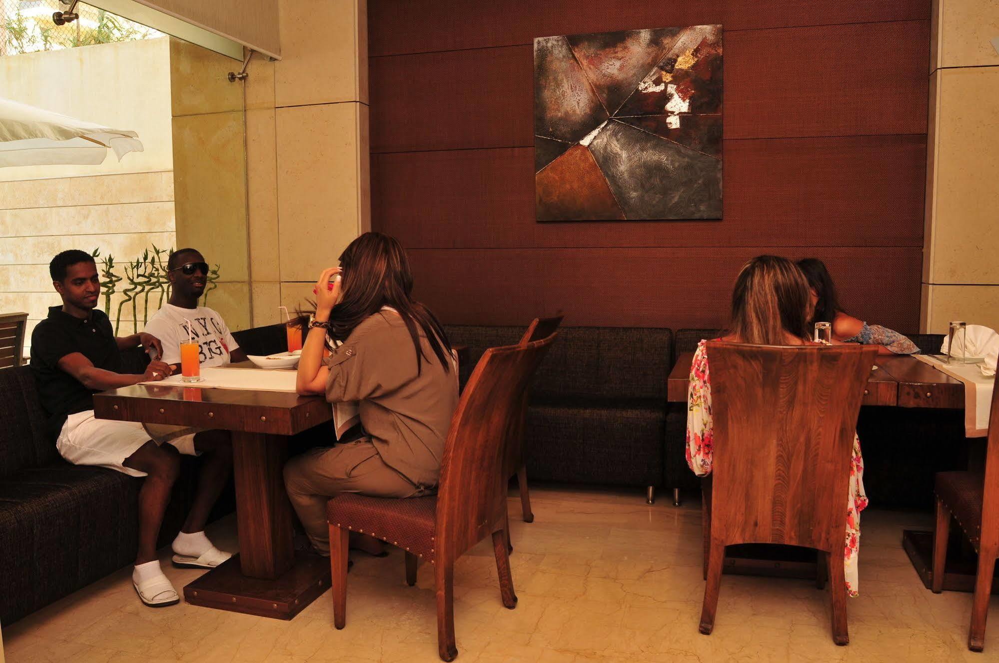 City Suite Hotel Beirut Esterno foto