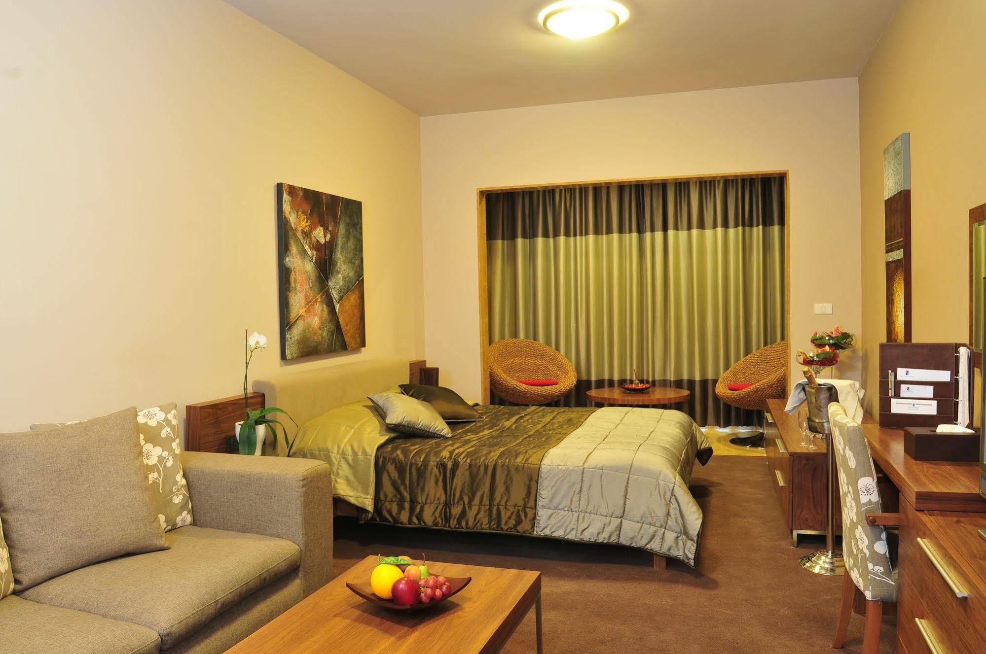 City Suite Hotel Beirut Esterno foto