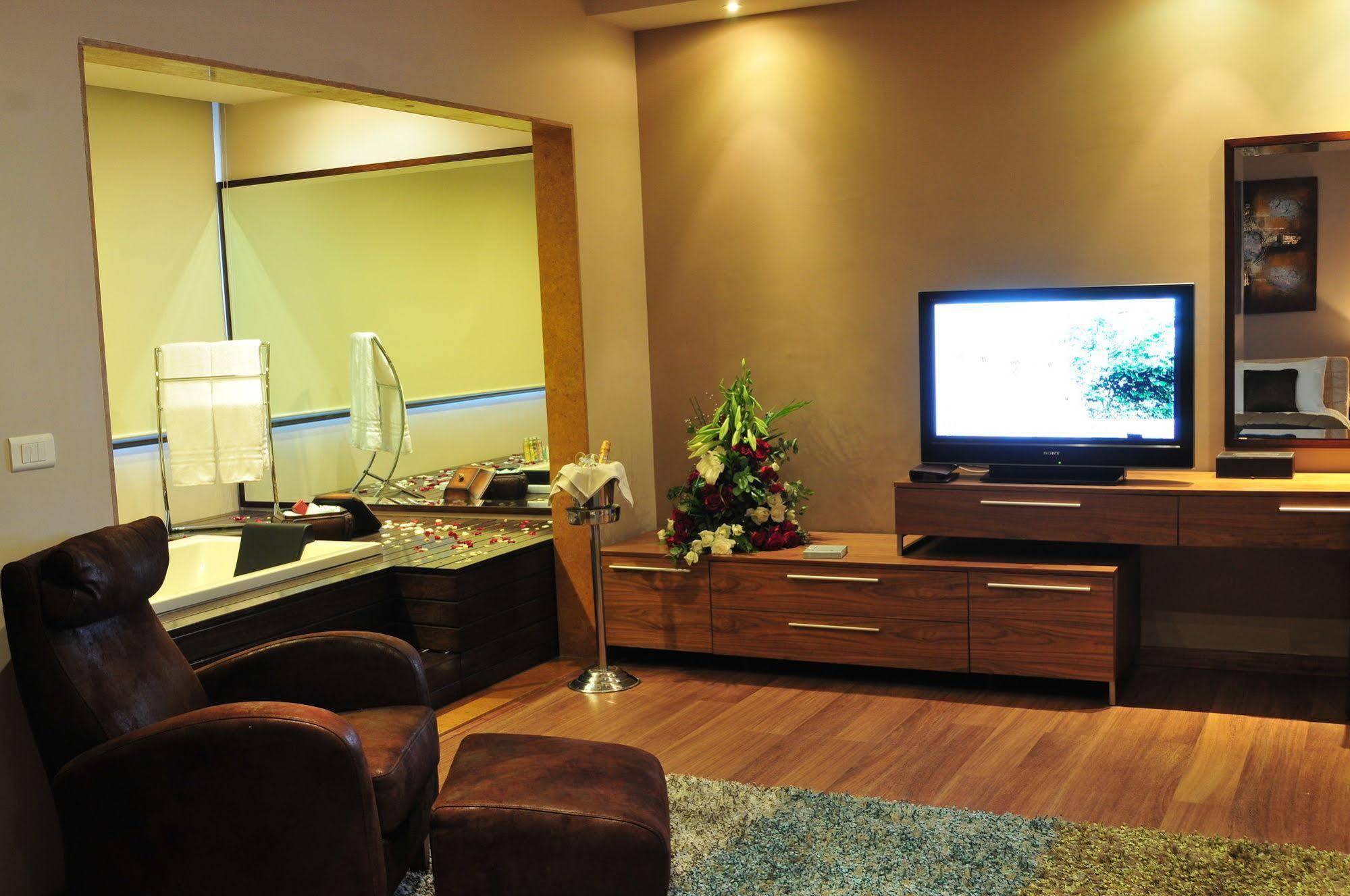 City Suite Hotel Beirut Esterno foto
